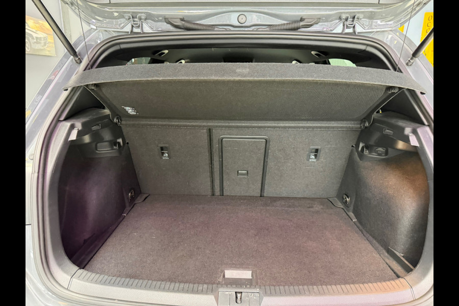 Volkswagen Golf 2.0 TSI GTI TCR | Akrapovic | Keyless | Camera |