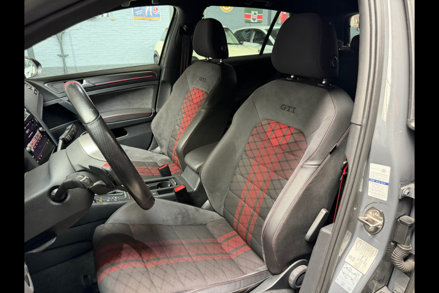 Volkswagen Golf 2.0 TSI GTI TCR | Akrapovic | Keyless | Camera |
