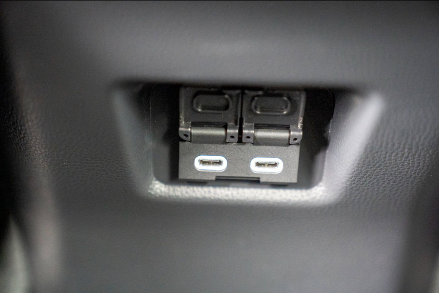 Toyota RAV4 2.5 Hybrid Business| Prijs rijklaar incl. 12 mnd garantie | Camera Elek klep Carplay Stuur-stoelverw.