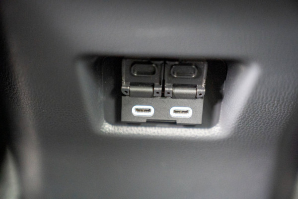 Toyota RAV4 2.5 Hybrid Business| Prijs rijklaar incl. 12 mnd garantie | Camera Elek klep Carplay Stuur-stoelverw.