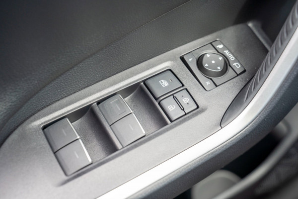 Toyota RAV4 2.5 Hybrid Business| Prijs rijklaar incl. 12 mnd garantie | Camera Elek klep Carplay Stuur-stoelverw.