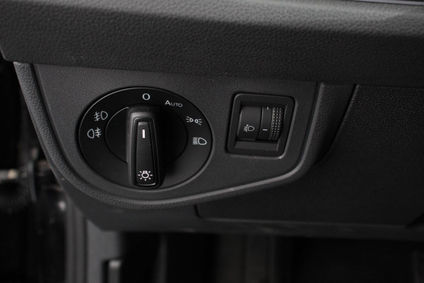 Volkswagen Polo 1.0 TSI DSG Highline 116 Pk Navigatie Parkeersensoren Voor + Achter Adaptieve Cruise Control Lichtmetalen Velgen