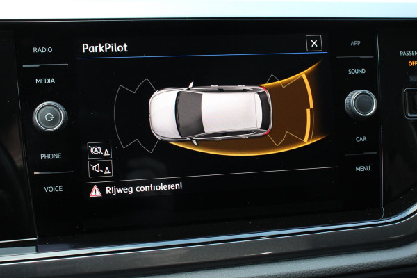 Volkswagen Polo 1.0 TSI DSG Highline 116 Pk Navigatie Parkeersensoren Voor + Achter Adaptieve Cruise Control Lichtmetalen Velgen