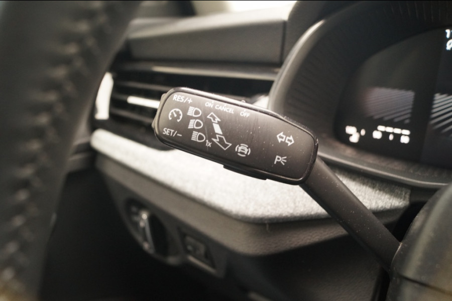 Škoda Kamiq 1.0 TSI 115pk Limited Plus Edition -LED-TREKHAAK-ECC-