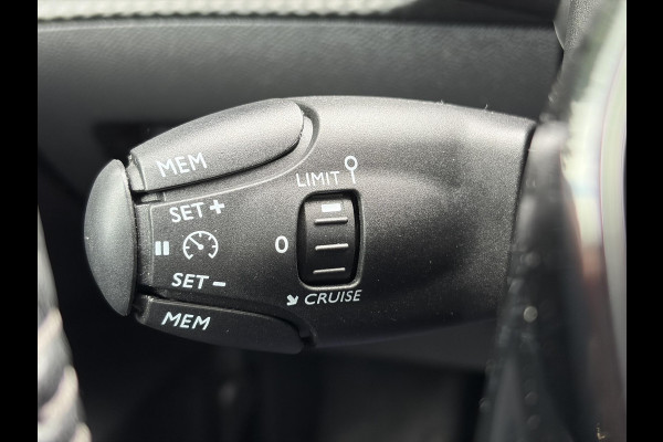 Peugeot 208 1.2 PureTech Blue Lease Active 2e Eigenaar,Navi,Apple Carplay/Android,Rijstrooksensor,6 Bak,Pdc,Dealer Onderhouden,102pk,N.A.P,Apk tot 04-2028