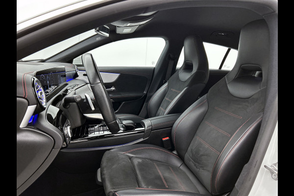 Mercedes-Benz CLA-Klasse Shooting Brake 200 Business Solution AMG (SFEERVERLICHTING, CAMERA, STOELVERWARMING, GOED ONDERHOUDEN)