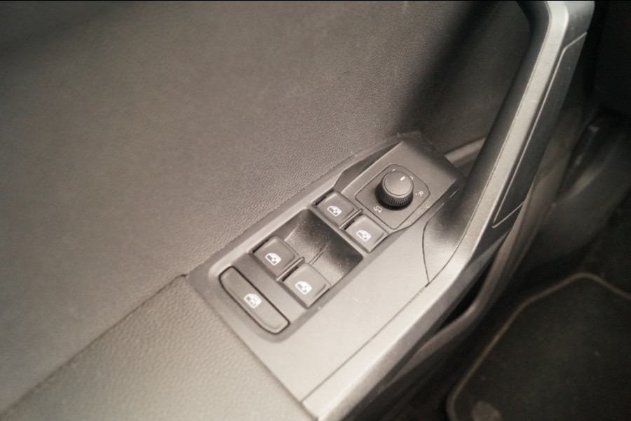 Seat Arona 1.0 TSI 110pk DSG Style -NAVI-ECC-LED-PDC-