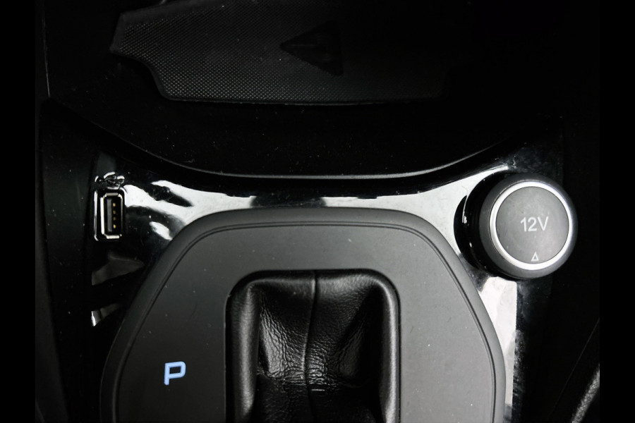 Ford Fiesta 1.0 EcoBoost Titanium Automaat (NAVIGATIE, STUURBEDIENING, CARPLAY, 1e EIGENAAR, GOED ONDERHOUDEN)