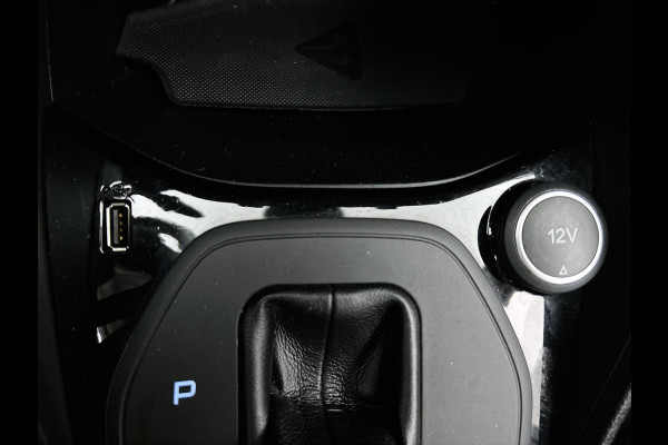 Ford Fiesta 1.0 EcoBoost Titanium Automaat (NAVIGATIE, STUURBEDIENING, CARPLAY, 1e EIGENAAR, GOED ONDERHOUDEN)