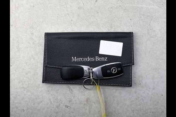 Mercedes-Benz CLA-Klasse Shooting Brake 180 Business Solution Automaat (CAMERA, ADAPTIVE CRUISE, AUTOPILOT, PDC, STOELVERWARMING)