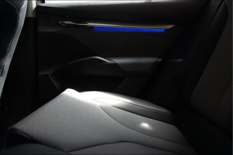 Škoda ENYAQ iV 60 | NL Auto | 1ste eigenaar | Trekhaak | Adaptive+Lane | Sfeer | 20inch | Leer/ stof | Luxe zeer nette auto