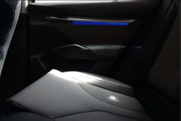 Škoda ENYAQ iV 60 | NL Auto | 1ste eigenaar | Trekhaak | Adaptive+Lane | Sfeer | 20inch | Leer/ stof | Luxe zeer nette auto