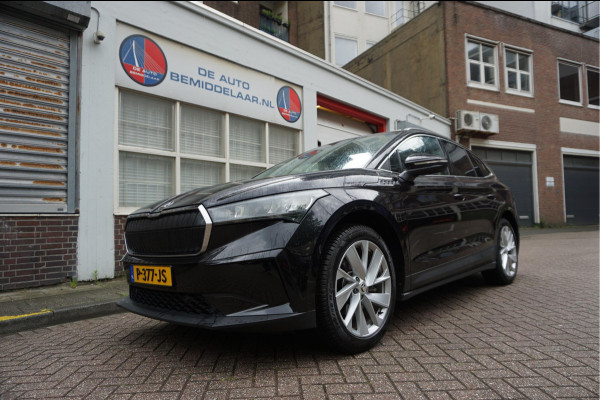 Škoda ENYAQ iV 60 | NL Auto | 1ste eigenaar | Trekhaak | Adaptive+Lane | Sfeer | 20inch | Leer/ stof | Luxe zeer nette auto