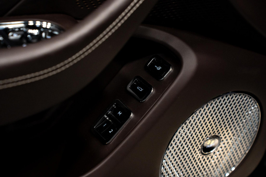 Bentley Flying Spur 2.9 V6 Hybrid S *NAIM-Audio / Stoelventilatie + Massage / Carbon in-/exterieur / Nachtzicht / Pano / Rotating-Display / Surround-View*
