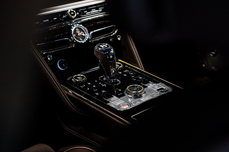 Bentley Flying Spur 2.9 V6 Hybrid S *NAIM-Audio / Stoelventilatie + Massage / Carbon in-/exterieur / Nachtzicht / Pano / Rotating-Display / Surround-View*