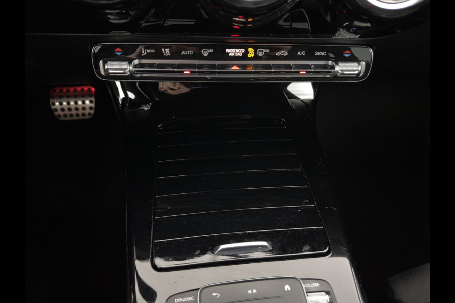 Mercedes-Benz CLA-Klasse Shooting Brake 200 Business Solution AMG (INCL-BTW) Aut. *PANO | LEATHER-MICROFIBRE | MULTIBEAM | MEMORY-PACK | AMBIENTLIGHT | HEATED-SPORTSEATS | WIDESCREEN-DIGICOCKPIT | DAB+ | NAVI-FULLMAP | CAMERA | PRIVACYGLASS | 18''ALU*