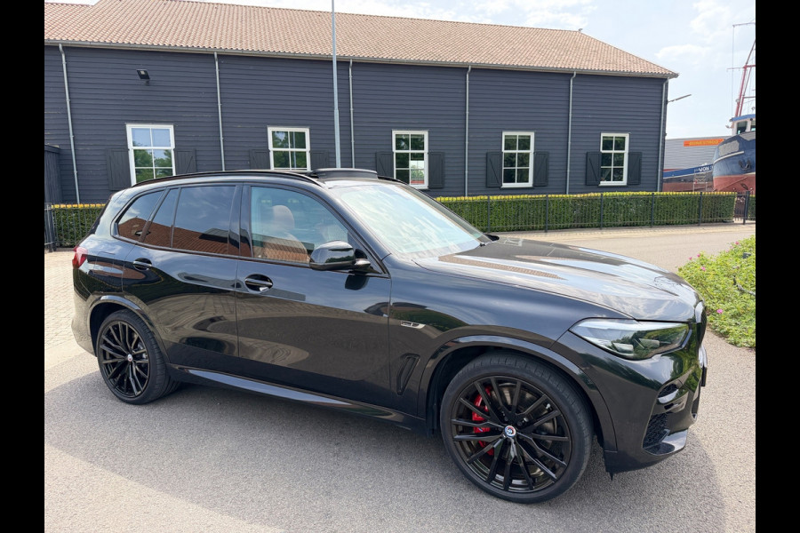 BMW X5 X-Drive 45e High-Exe M-50 Jaar Edition Panoramadak Luchtvering 22"Lm Org-Ned Dealer Auto