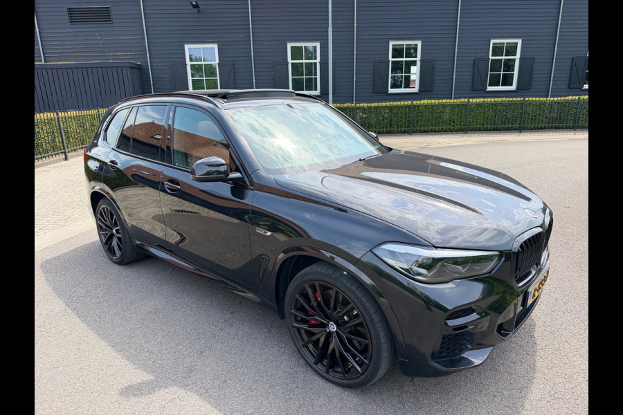 BMW X5 X-Drive 45e High-Exe M-50 Jaar Edition Panoramadak Luchtvering 22"Lm Org-Ned Dealer Auto