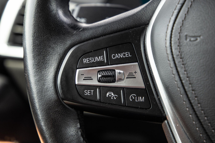 BMW X5 xDrive45e Executive CARPLAY / CAMERA / DEALER ONDERHOUDEN / LEER / STOELVERWARMING / BLACK ON BLACK