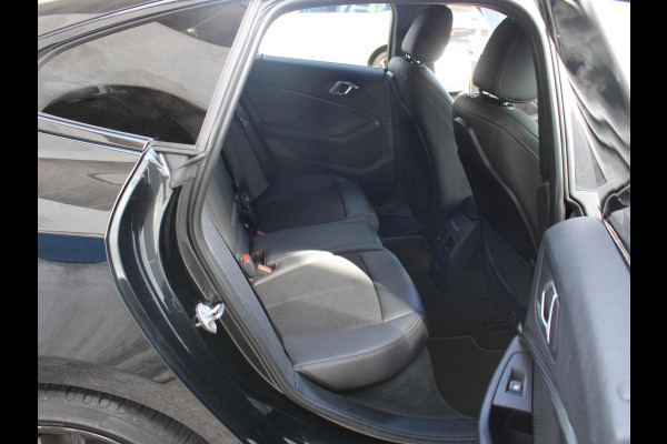 BMW 2 Serie Gran Coupé 218i Executive Edition | AUTOMAAT | APPLE CARPLAY |