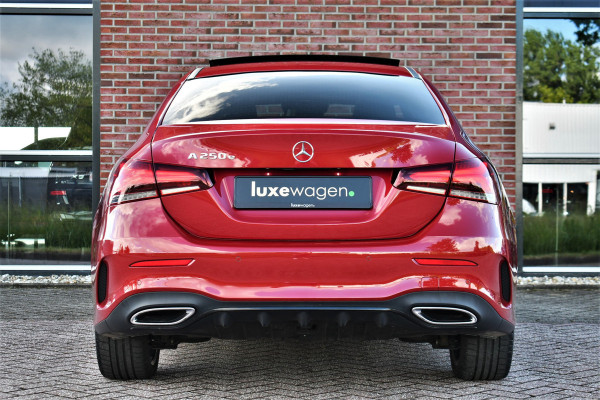 Mercedes-Benz A-Klasse 250 e AMG-Line Pano 19inch Night Patagonia-red!