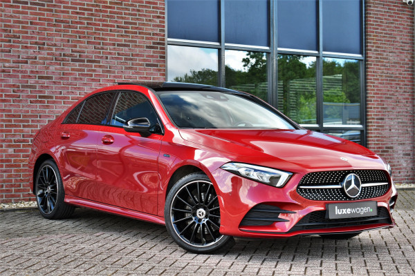 Mercedes-Benz A-Klasse 250 e AMG-Line Pano 19inch Night Patagonia-red!