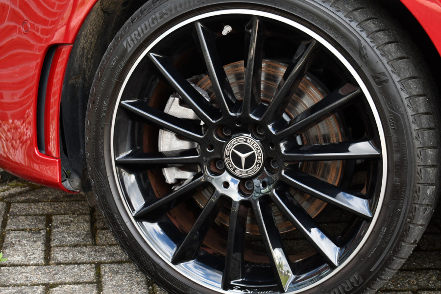 Mercedes-Benz A-Klasse 250 e AMG-Line Pano 19inch Night Patagonia-red!