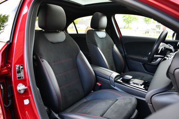 Mercedes-Benz A-Klasse 250 e AMG-Line Pano 19inch Night Patagonia-red!