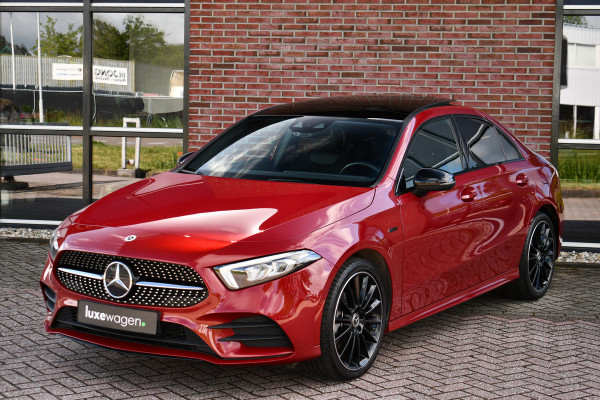 Mercedes-Benz A-Klasse 250 e AMG-Line Pano 19inch Night Patagonia-red!