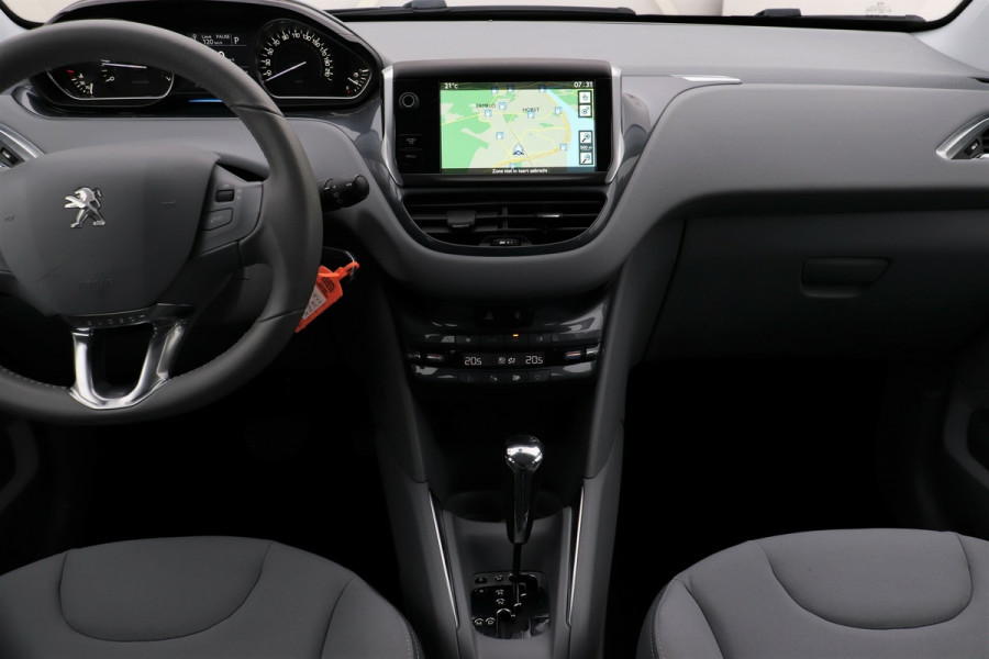 Peugeot 208 1.6 VTi Allure Aut. 5-deurs | Navigatie | Climate control | Cruise control | Trekhaak | PDC