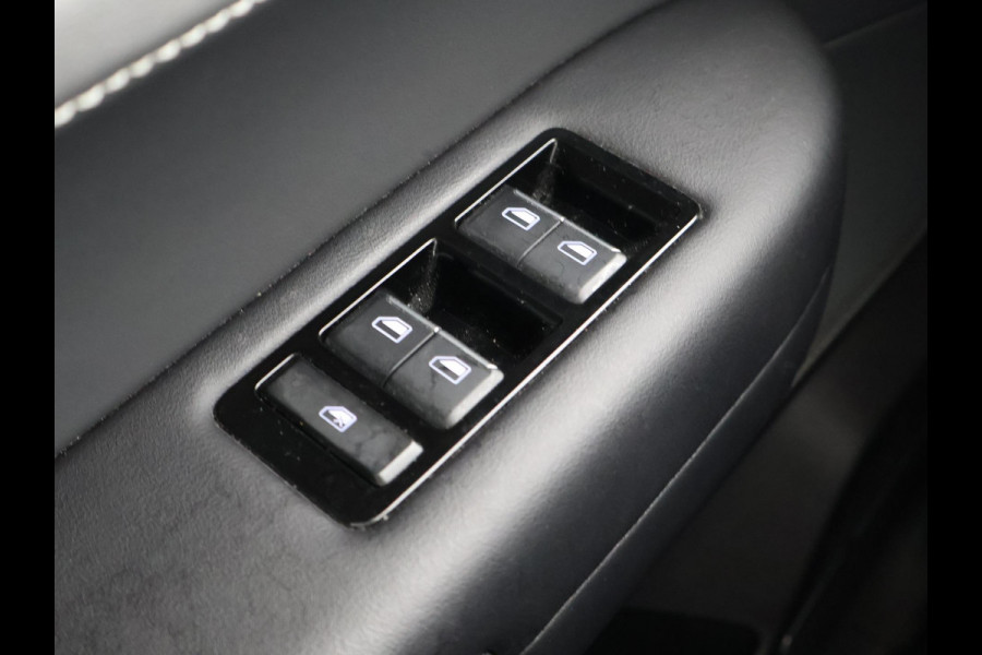 Aiways U5 63kWh PREMIUM + SCHUIFDAK | LEDER | 19 INCH | 360 CAMERA | CARPLAY | ADAPTIVE CRUISE | STOELVERW.