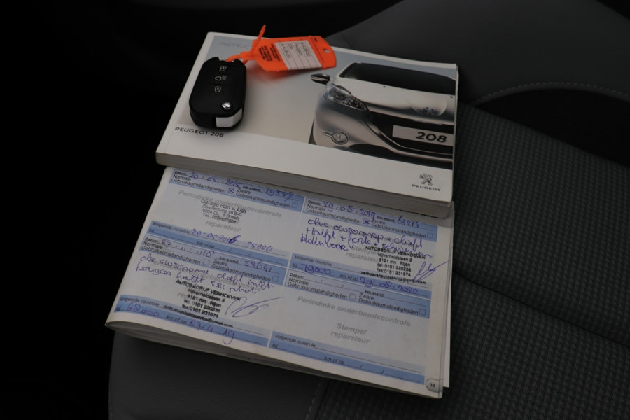Peugeot 208 1.6 VTi Allure Aut. 5-deurs | Navigatie | Climate control | Cruise control | Trekhaak | PDC