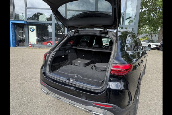 Mercedes-Benz GLC 300e 4MATIC AMG Line SUPER COMPLEET| MEMORY STOELEN| BURMESTER 3D AUDIO DIGITAL LIGHT| 360 CAMERA| ELEKTRISCHE ACHTERKLEP| ADAPTIEVE CRUISE CONTROL| DODE HOEK| CARPLAY| SFEERVERLICHTING