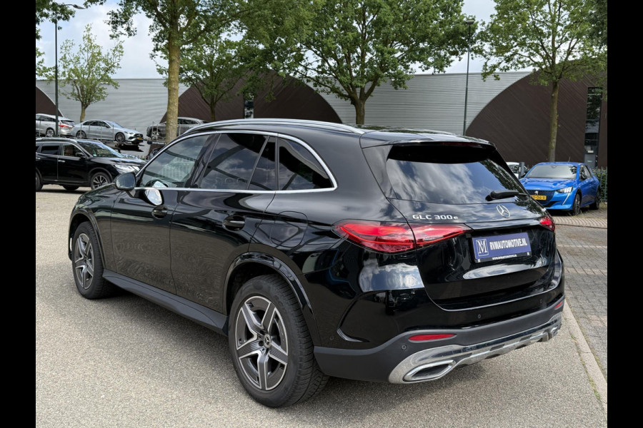 Mercedes-Benz GLC 300e 4MATIC AMG Line SUPER COMPLEET| MEMORY STOELEN| BURMESTER 3D AUDIO DIGITAL LIGHT| 360 CAMERA| ELEKTRISCHE ACHTERKLEP| ADAPTIEVE CRUISE CONTROL| DODE HOEK| CARPLAY| SFEERVERLICHTING