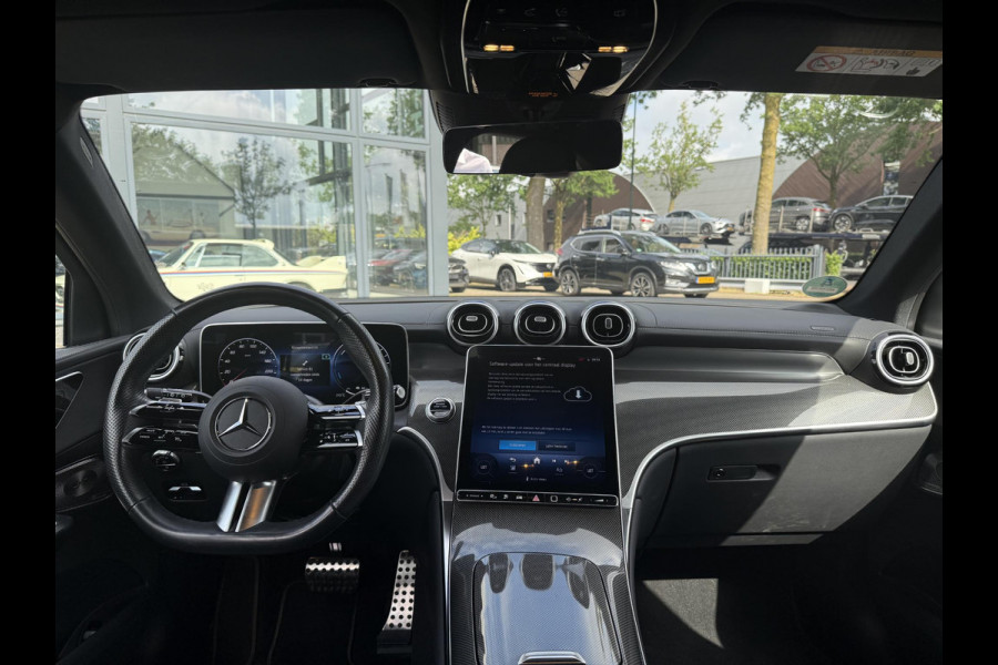 Mercedes-Benz GLC 300e 4MATIC AMG Line SUPER COMPLEET| MEMORY STOELEN| BURMESTER 3D AUDIO DIGITAL LIGHT| 360 CAMERA| ELEKTRISCHE ACHTERKLEP| ADAPTIEVE CRUISE CONTROL| DODE HOEK| CARPLAY| SFEERVERLICHTING