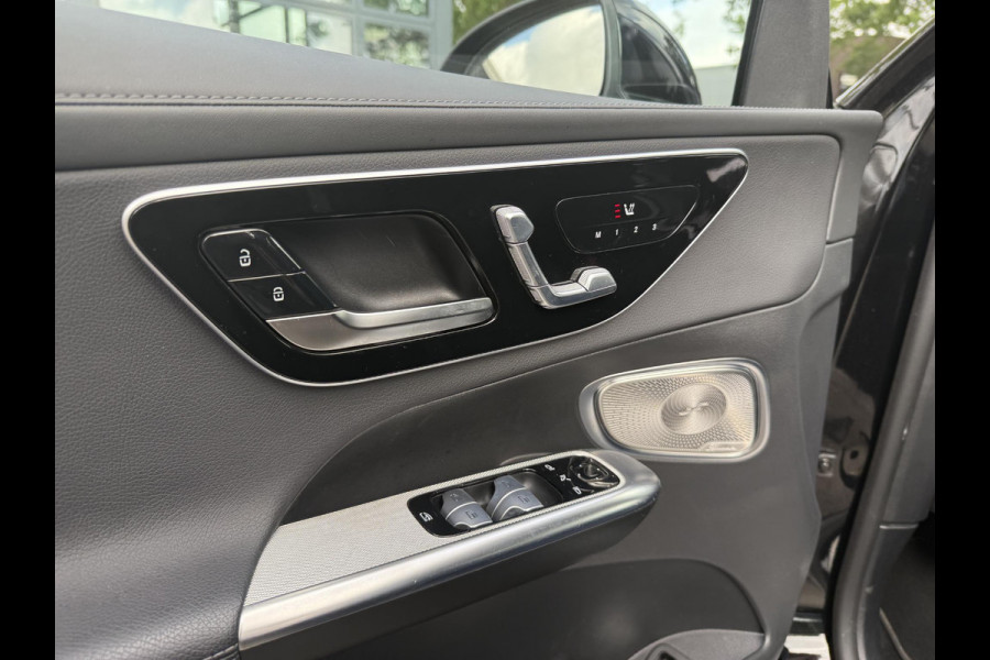 Mercedes-Benz GLC 300e 4MATIC AMG Line SUPER COMPLEET| MEMORY STOELEN| BURMESTER 3D AUDIO DIGITAL LIGHT| 360 CAMERA| ELEKTRISCHE ACHTERKLEP| ADAPTIEVE CRUISE CONTROL| DODE HOEK| CARPLAY| SFEERVERLICHTING
