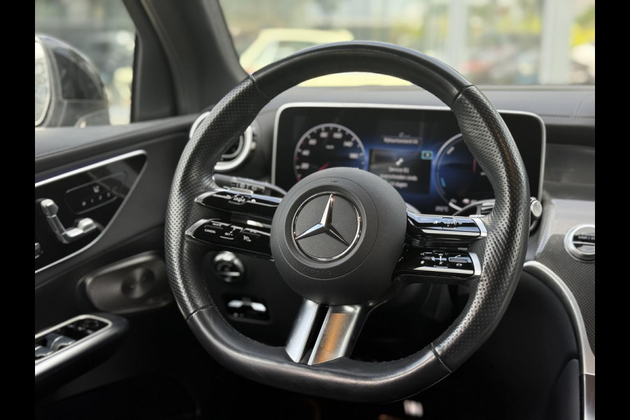 Mercedes-Benz GLC 300e 4MATIC AMG Line SUPER COMPLEET| MEMORY STOELEN| BURMESTER 3D AUDIO DIGITAL LIGHT| 360 CAMERA| ELEKTRISCHE ACHTERKLEP| ADAPTIEVE CRUISE CONTROL| DODE HOEK| CARPLAY| SFEERVERLICHTING