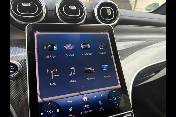 Mercedes-Benz GLC 300e 4MATIC AMG Line SUPER COMPLEET| MEMORY STOELEN| BURMESTER 3D AUDIO DIGITAL LIGHT| 360 CAMERA| ELEKTRISCHE ACHTERKLEP| ADAPTIEVE CRUISE CONTROL| DODE HOEK| CARPLAY| SFEERVERLICHTING