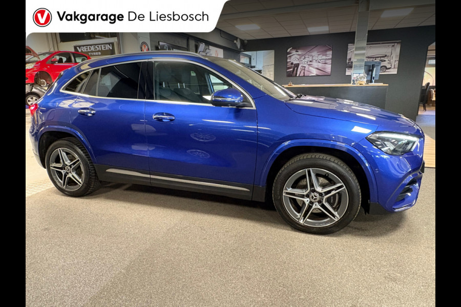 Mercedes-Benz GLA 250 e AMG Line |19 inch | 360camera| panoramadak|sfeer verlichting