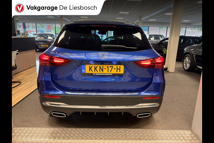 Mercedes-Benz GLA 250 e AMG Line |19 inch | 360camera| panoramadak|sfeer verlichting