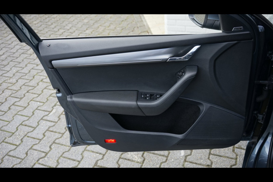 Škoda Octavia Combi 1.0 TSI Greentech AUTOMAAT-CANTON SOUND-CLIMA-CRUISE-KEYLESS-LED-NAVIGATIE-STOELVERWARMING