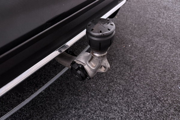 Mercedes-Benz C-Klasse Estate 200 Advantage Pack (TREKHAAK, CAMERA, STOELVERWARMING, ELEKTR STOELEN, CRUISE CONTROL, SENSOREN)
