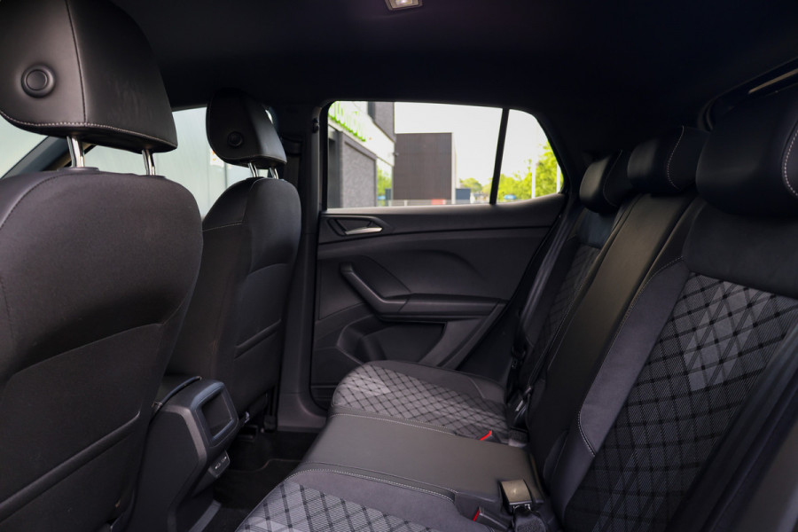 Volkswagen T-Cross 1.0 TSI R-Line Edition | R-LINE | ACC | IQ LIGHT | CAMERA | 18 INCH | VERLICHTE GRILL | DIGITAL |