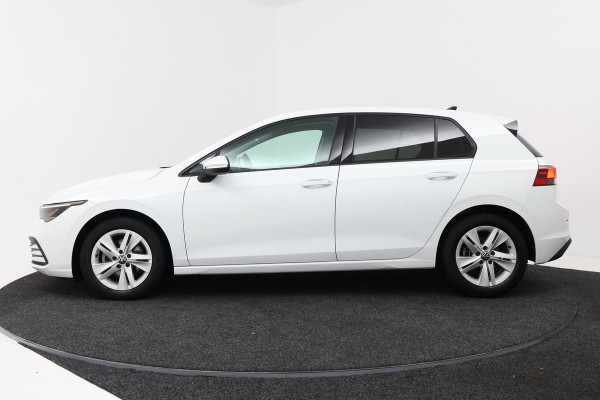 Volkswagen Golf 2.0 TDI Style (DIGITALE COCKPIT, SFEERVERLICHTING, NAVIGATIE, CRUISE ADAPTIEF, STUURVERWARMING)