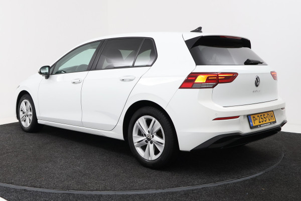 Volkswagen Golf 2.0 TDI Style (DIGITALE COCKPIT, SFEERVERLICHTING, NAVIGATIE, CRUISE ADAPTIEF, STUURVERWARMING)