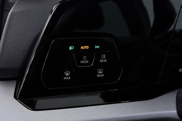 Volkswagen Golf 2.0 TDI Style (DIGITALE COCKPIT, SFEERVERLICHTING, NAVIGATIE, CRUISE ADAPTIEF, STUURVERWARMING)