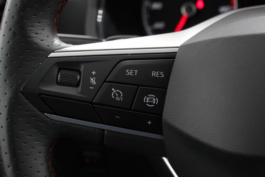 Seat Ibiza 1.0 TSI 110 pk DSG FR Navigatie Apple Carplay / Android Auto Climate Control Stoelverwarming Cruise control LED-koplampen