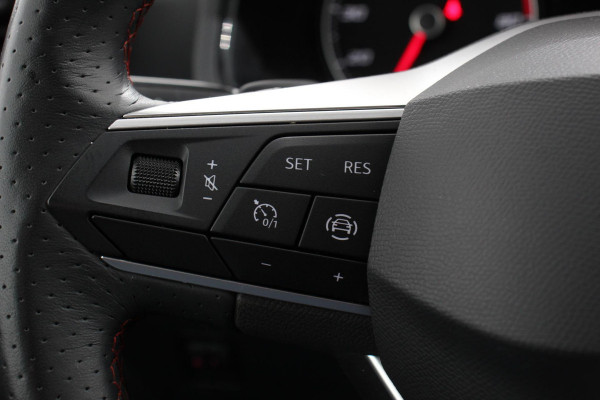 Seat Ibiza 1.0 TSI 110 pk DSG FR Navigatie Apple Carplay / Android Auto Climate Control Stoelverwarming Cruise control LED-koplampen