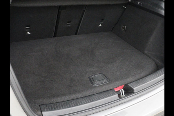 Mercedes-Benz A-Klasse 250e Style | SOH 92% | Stoelverwarming | Sfeerverlichting | Keyless | Camera | Navigatie | Widescreen | Half leder | Side Assist | Climate control | Bluetooth | PHEV | Plug In
