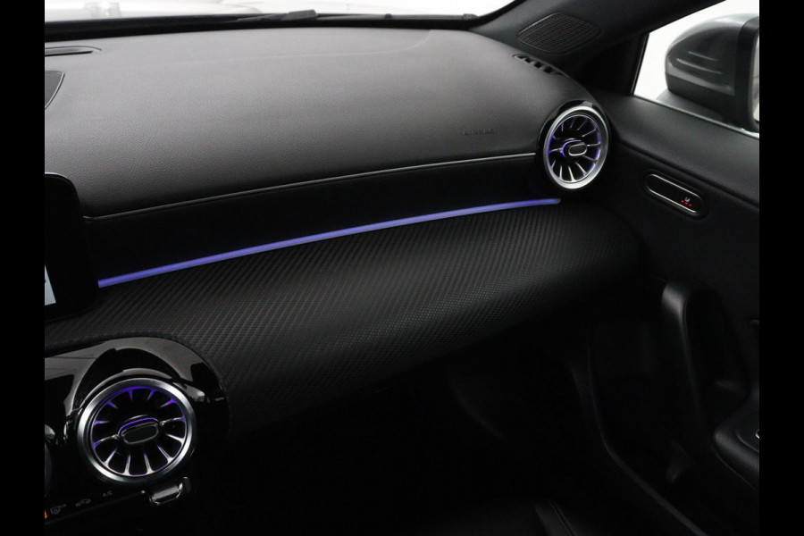 Mercedes-Benz A-Klasse 250e Style | SOH 92% | Stoelverwarming | Sfeerverlichting | Keyless | Camera | Navigatie | Widescreen | Half leder | Side Assist | Climate control | Bluetooth | PHEV | Plug In